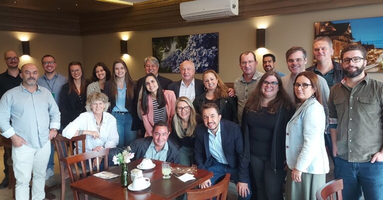 Imprensa de Gramado se reúne para comemorar o Dia do Jornalista
