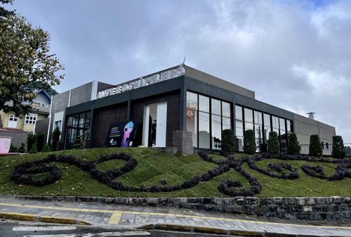 Fachada - Foto Miron Neto