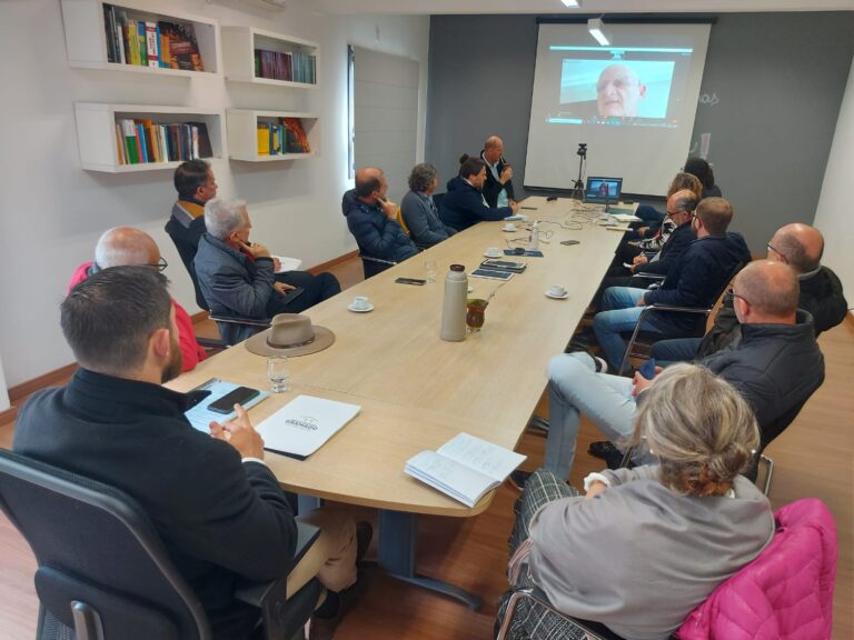 Reunião contratados e comissao