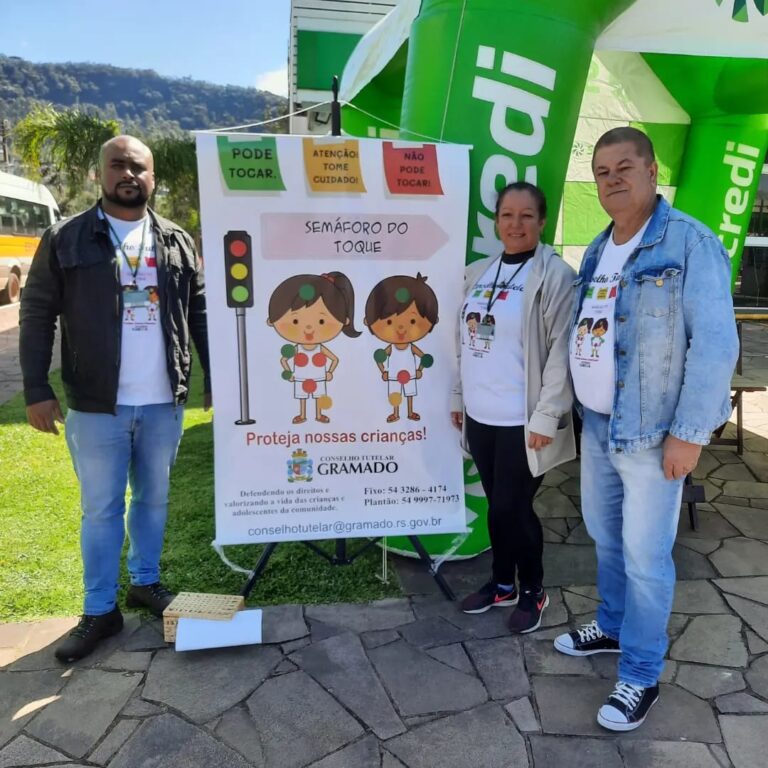 Conselho Tutelar realizou ação o com Semáforo do Toque nos desfiles cívicos