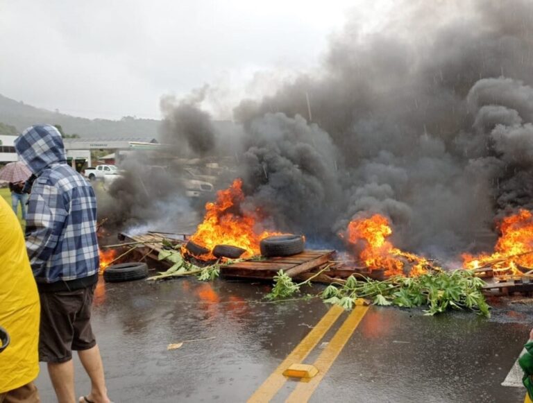 foto bloqueio Paranhana