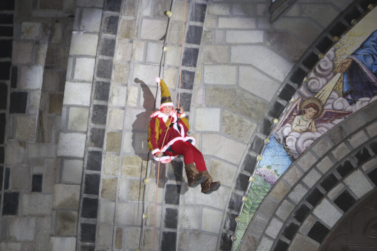 2579D4F1-85C1-4762-943C-A33EB136EFE3