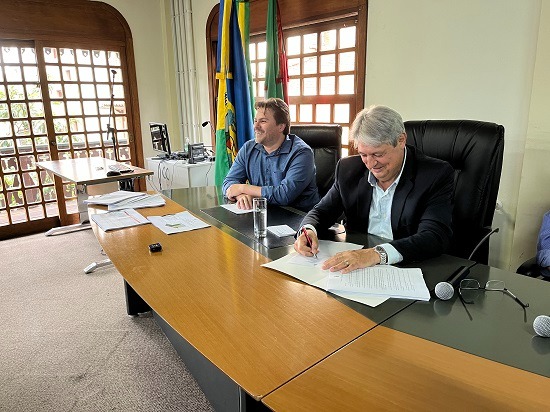 95BD2DF4-C9C5-4937-8D32-93F907CF2C27