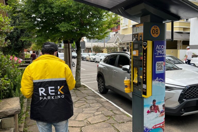 9AB450B3-6067-41F2-AF5C-982A55D292BE