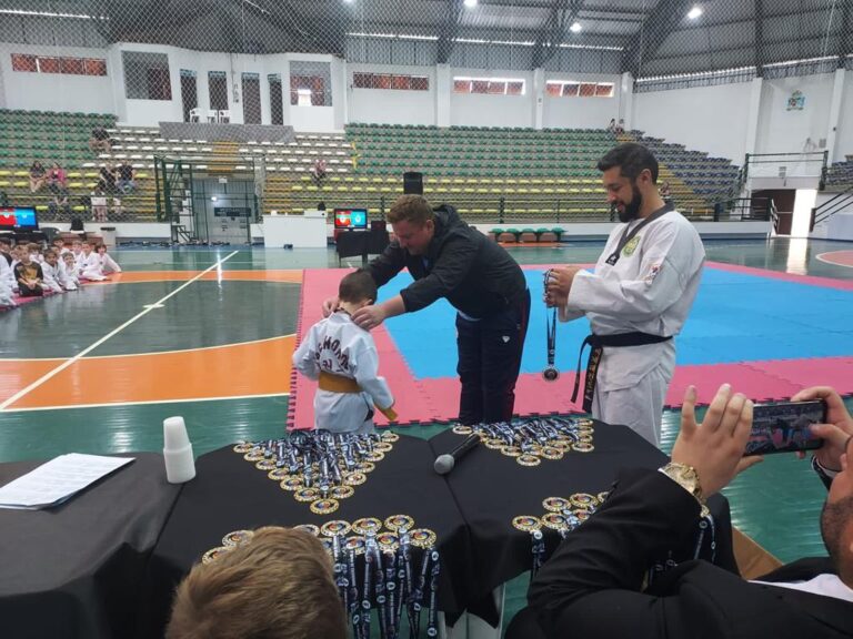 A5E9E250-1485-4C38-AE46-A2F4DF080177