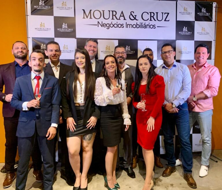 Foto equipe Imobiliaria Moura & Cruz
