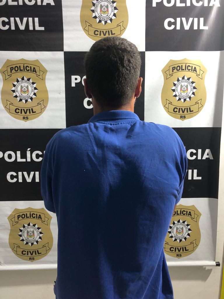 fOTO POLÍCIA CIVIL PRENDE SUSPEITO DE ROUBO EM RESIDÊNCIA OCORRIDO EM GRAMADO