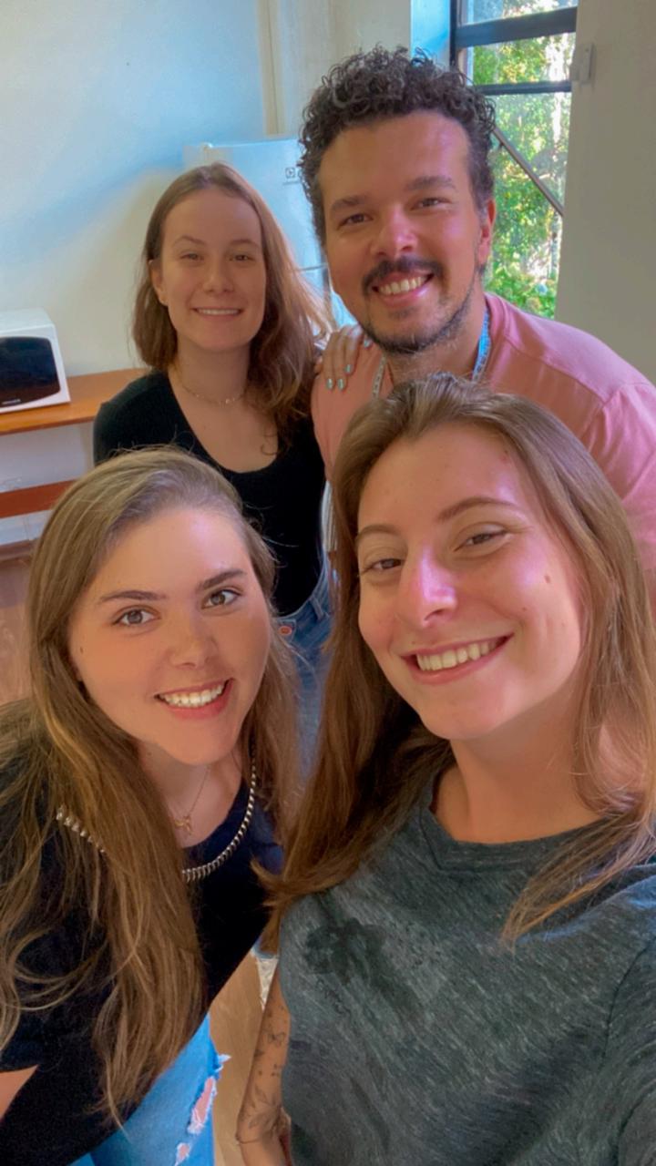 Foto Soberanas com Goulart no Ateliê