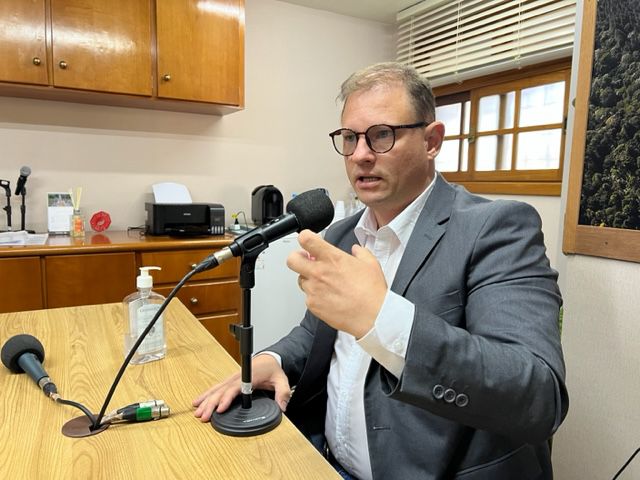 Foto Joel Reis entrevista radio