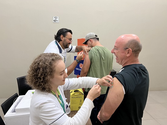 Foto vacinação Sindtur