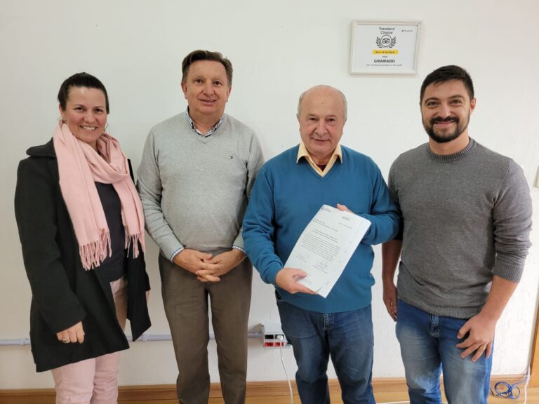 Juliana Sehn, Celso, Luia e Ike