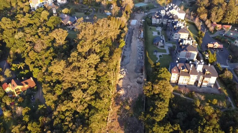 6AE8CF5F-4497-4459-8810-576BA183FF35