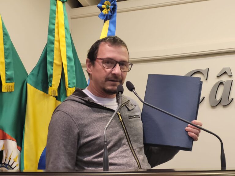 CD0049F6-413C-43DE-A72A-7936B55D4FFA