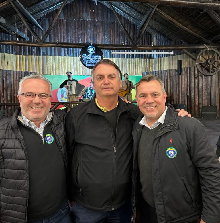 Foto PL Gramado e Canela com Bolsonaro