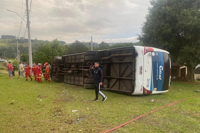 Foto acidente onibus citral.resgate feridos