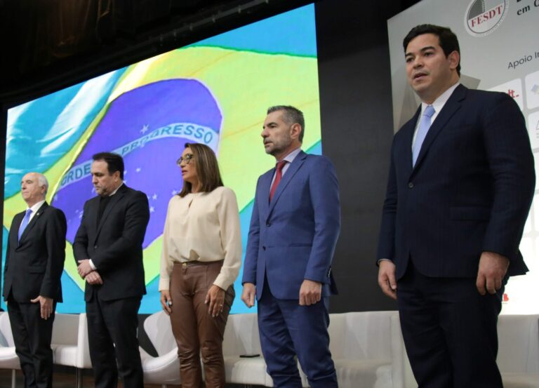 8BFAF195-9FD9-4F68-B277-1464667547AE