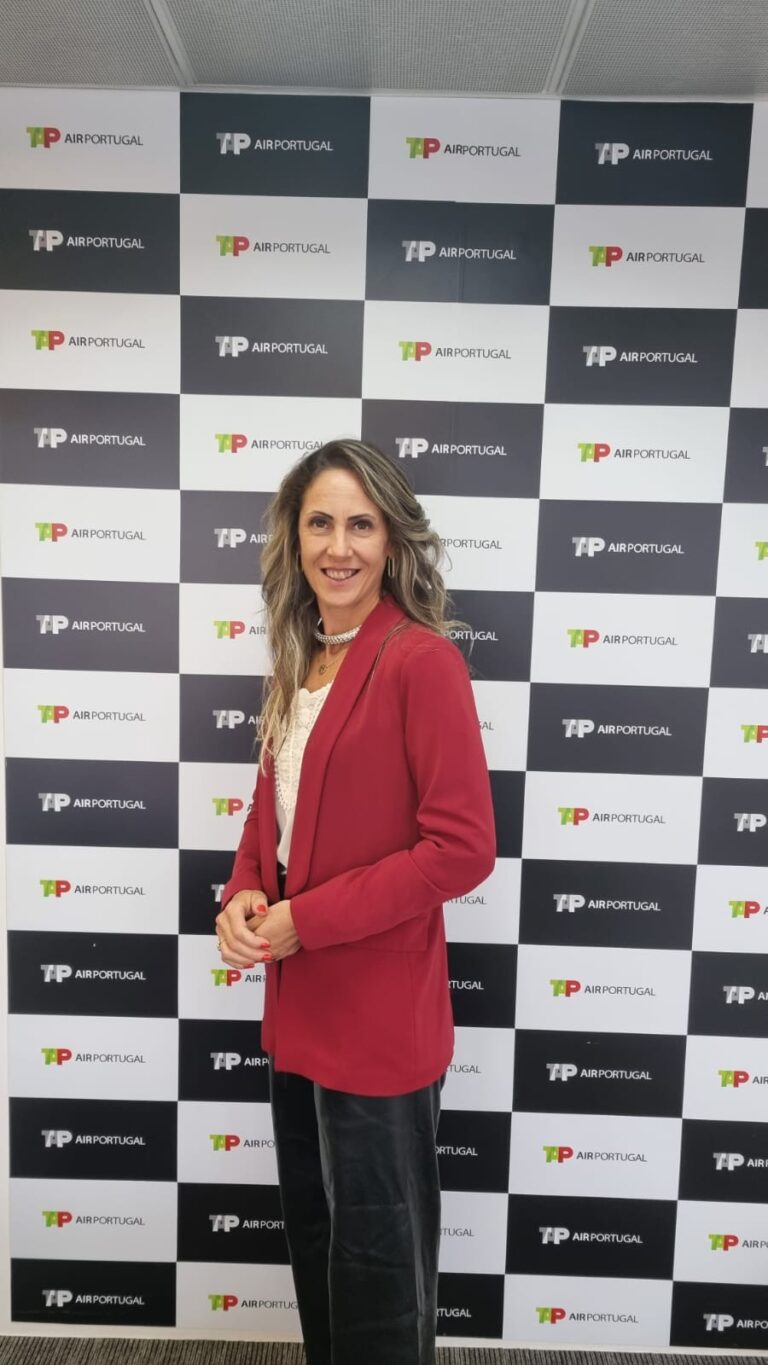 AD06F1A2-6FB5-4AA0-92A7-705EA980F855