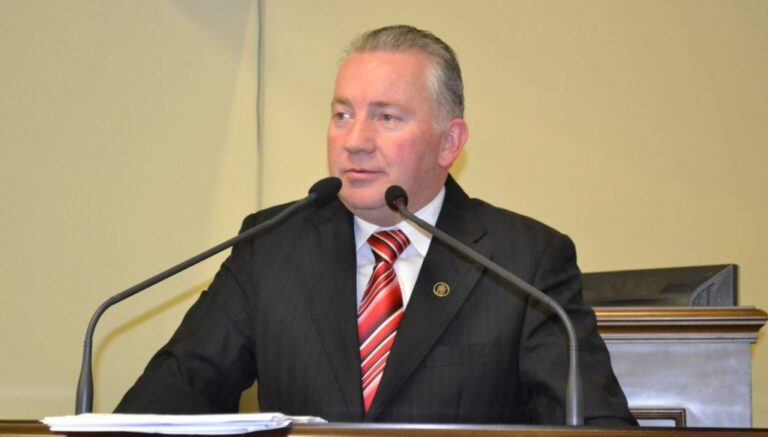 B05599BB-BBAA-45C9-9851-F87BD245BC7D