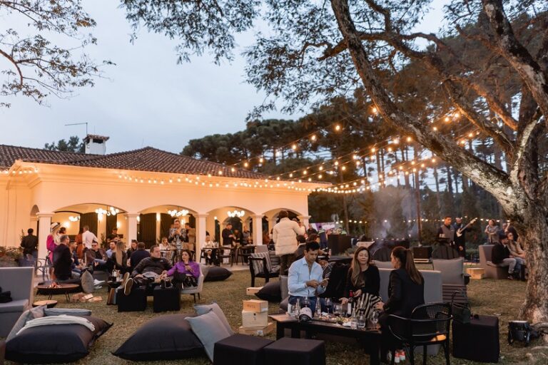 E49FCEFC-2A19-45BE-B006-26D852C9E356