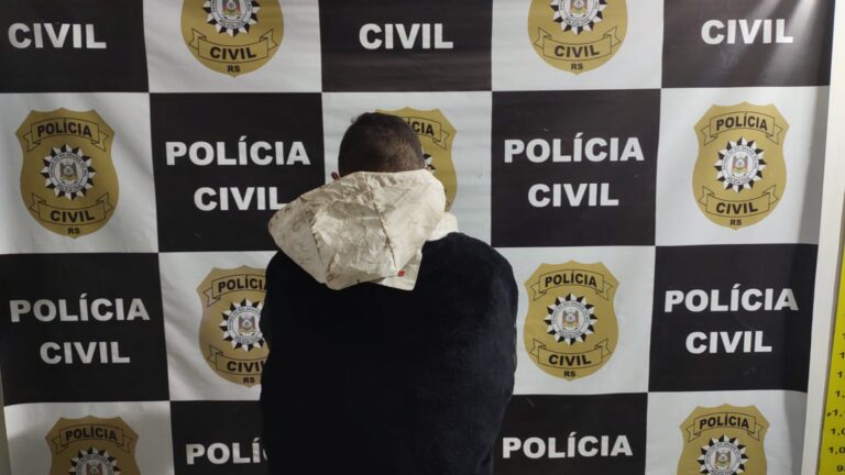 FOTO POLÍCIA CIVIL PRENDE HOMEM QUE VINHA ATERRORIZANDO MORADORES DO BAIRRO PLANALTO