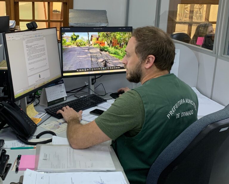 6E5353F4-4588-4B32-8E4A-AFB1FD84EF6D