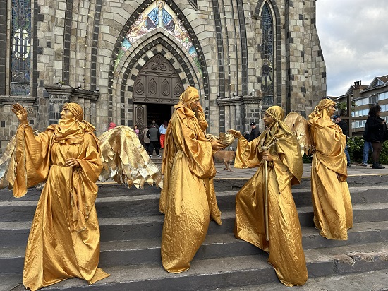 Estátuas Humanas - Rita Souza