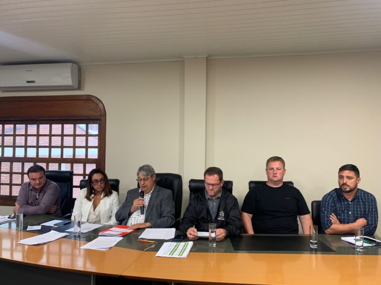 Foto coletiva mesa principal