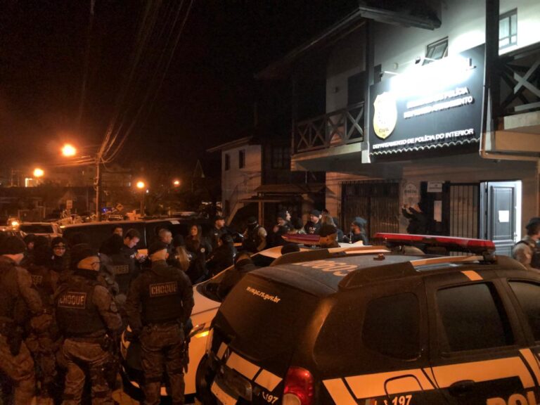 Foto ação policia homiciios em canela