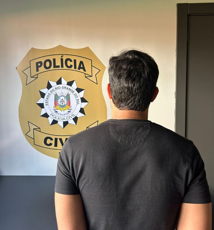 FOTO POLÍCIA CIVIL PRENDE SUSPEITO DE VIOLÊNCIA DOMÉSTICA EM GRAMADO