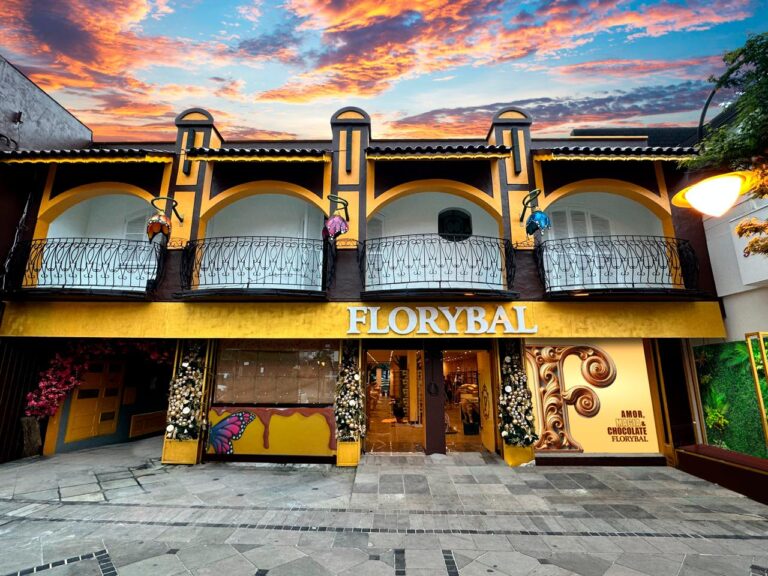 Foto Florybal inaugura nova loja temática “Casa dos Contos” na Borges de Medeiros, em Gramado