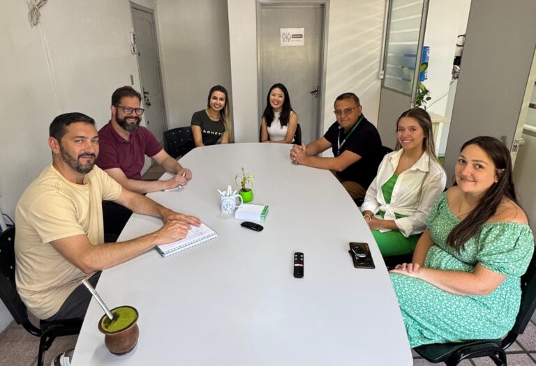 Foto Feira de empregos - Equipe da Inovação e equipe RH Laghetto