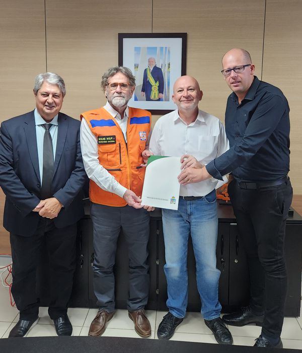 Foto Defesa Civil Nacional prefeito Nestor secretário Wolnei secretário Germano e o Dep Joel