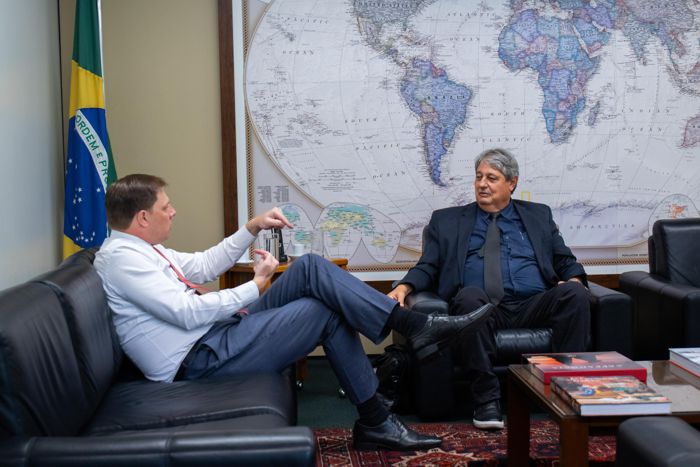 Foto Reunião com Dep Lucas Redecker