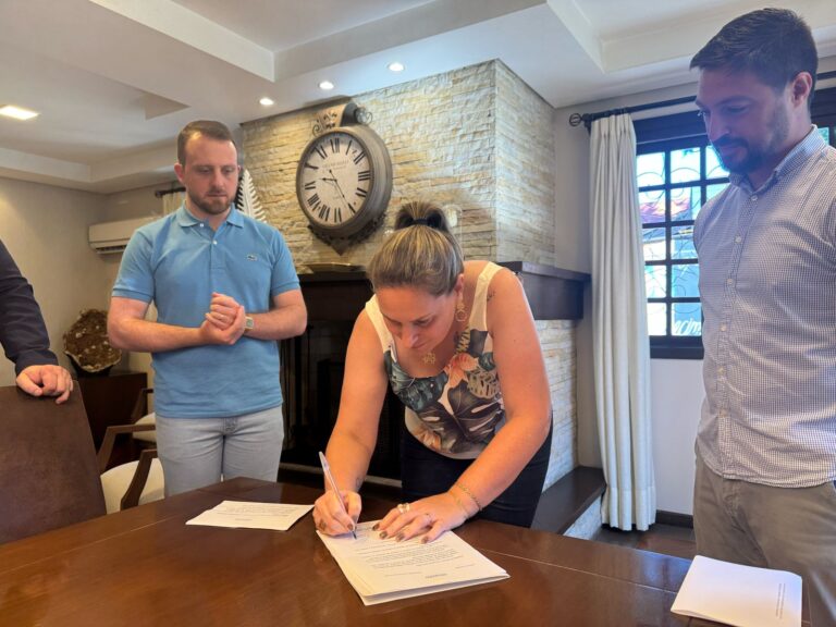 Foto posse Fernanda Câmara