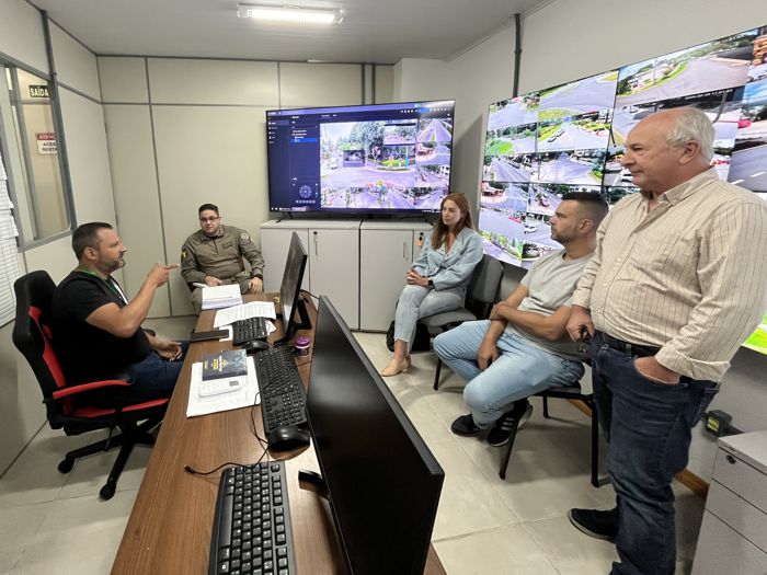 Foto sala de videomonitoramento