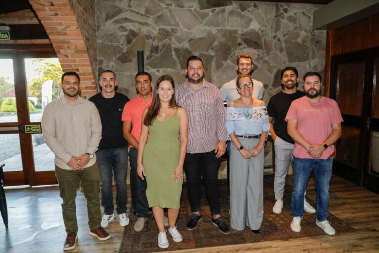 Foto Abrasel Hortênsias anuncia a reeleição de seu presidente