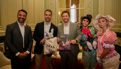 Foto Governador Eduardo Leite recebe convite oficial para a Páscoa em Canela