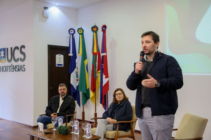 Foto Prefeito Gilberto Cezar participa da abertura da Conferência de Saúde de Canela