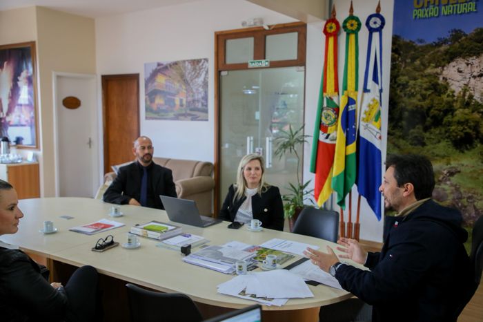 Foto Prefeito de Canela busca melhorias na área da Saúde em parceria com Hospital Moinhos de Vento