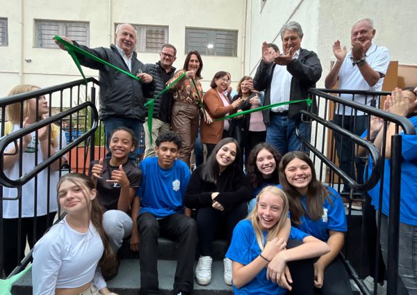 Foto Reinauguração Mosés Bezzi (1)