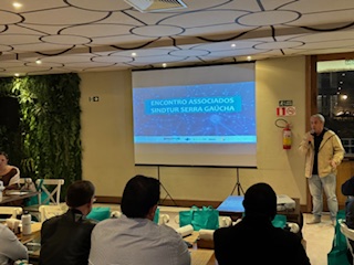 Foto encontro de associados Sindtur.Claudio Souza
