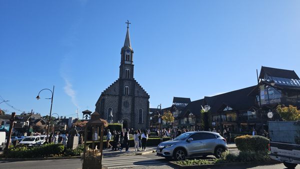 Foto Gramado movimento 01.05.2025.2.REDUZIDA