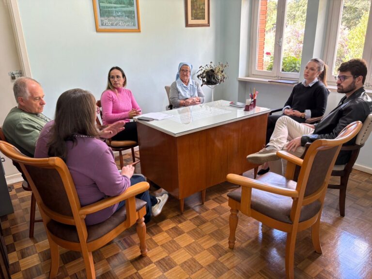 Foto Grazi Hoffmann chama a atenção para situação preocupante do Oásis Santa Ângela