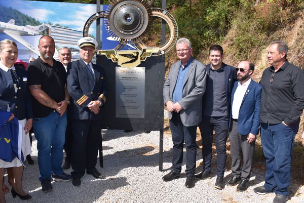 Foto Pedra Fundamental do Boulevard Varig Vive é descerrada em Nova Petrópolis