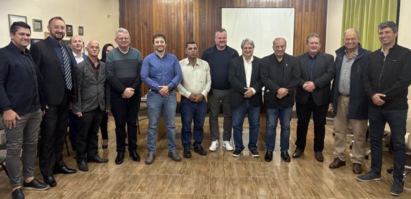 Foto Prefeitos da Amserra se reúnem com Ministro Augusto Nardes em Santa Maria do Herval