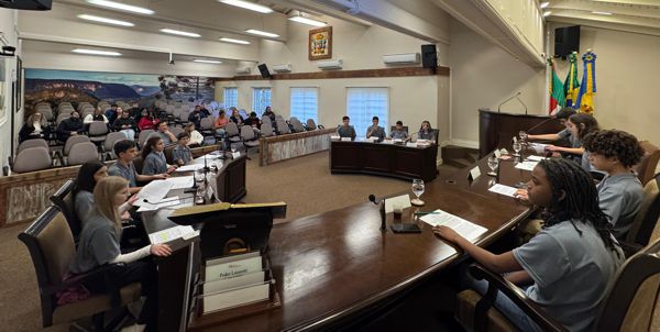 Foto sessão vereadores jovens