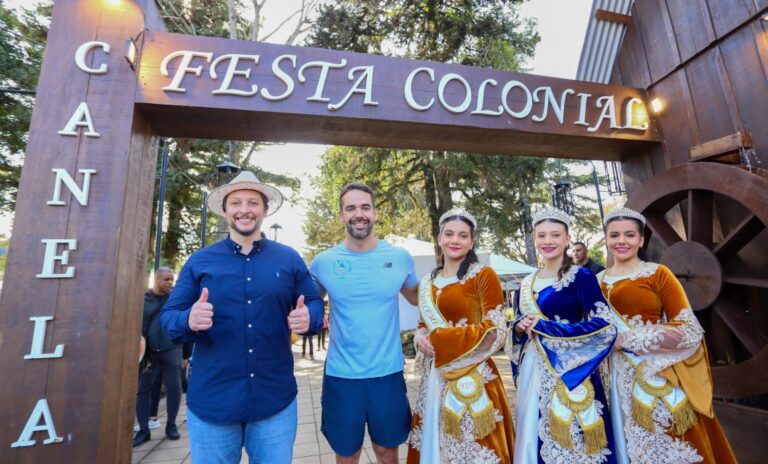 Foto Prefeito Gilberto Cezar recebe governador na Festa Colonial
