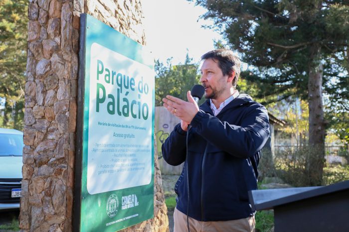 Foto Prefeito Gilberto durante coletiva