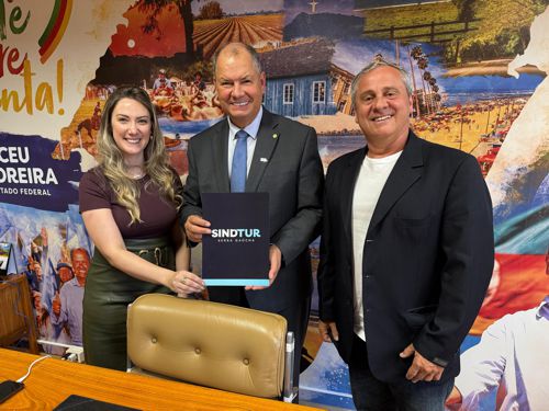 Foto Sindtur.Deputado Alceu Moreira Lisa Gottschalk e Claudio Souza
