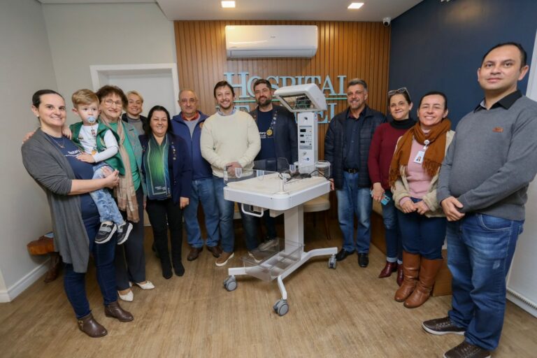 HCC recebe doação de berço aquecido para setor de pediatria